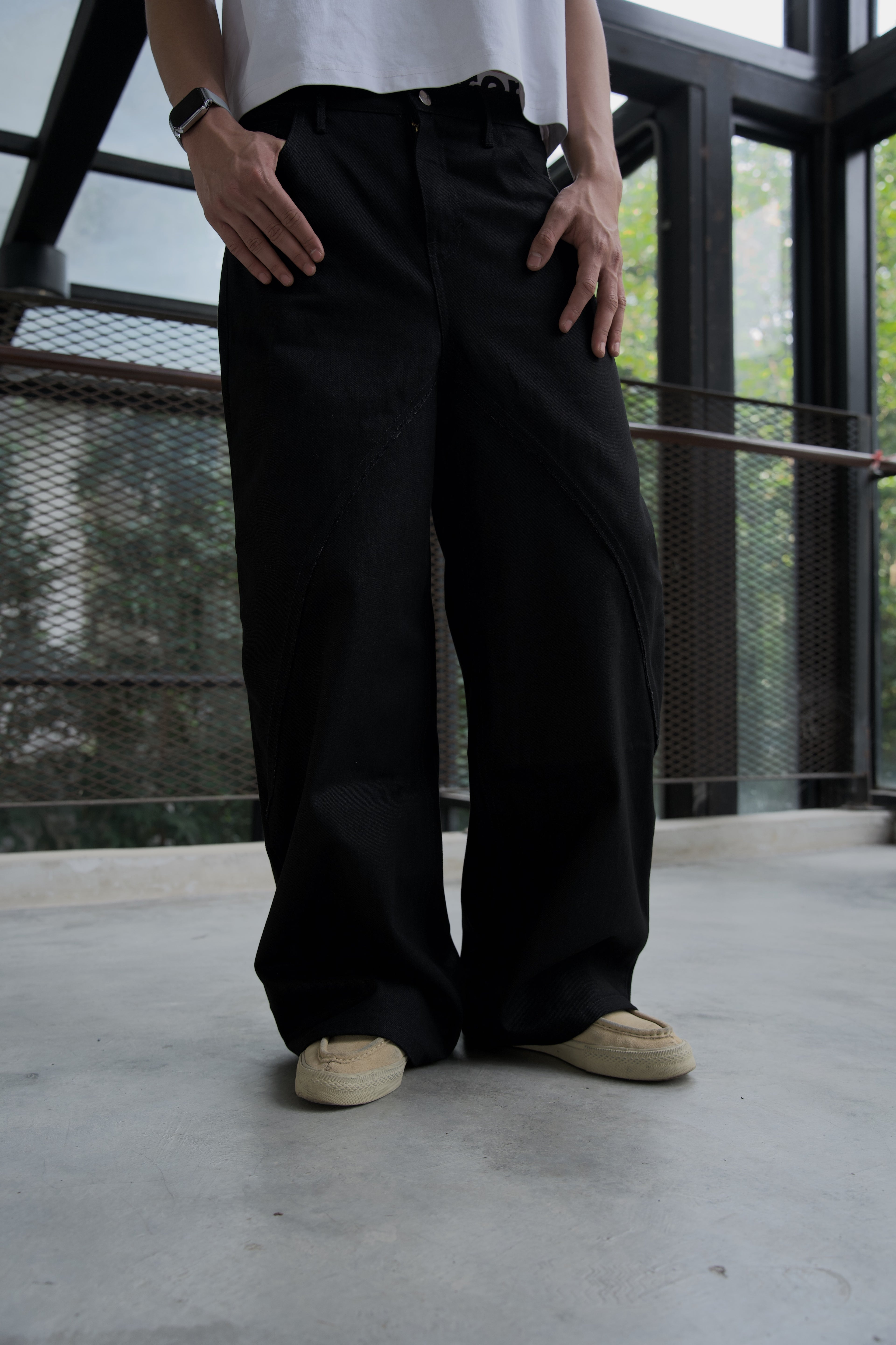 VELUXE BAGGY JEANS
