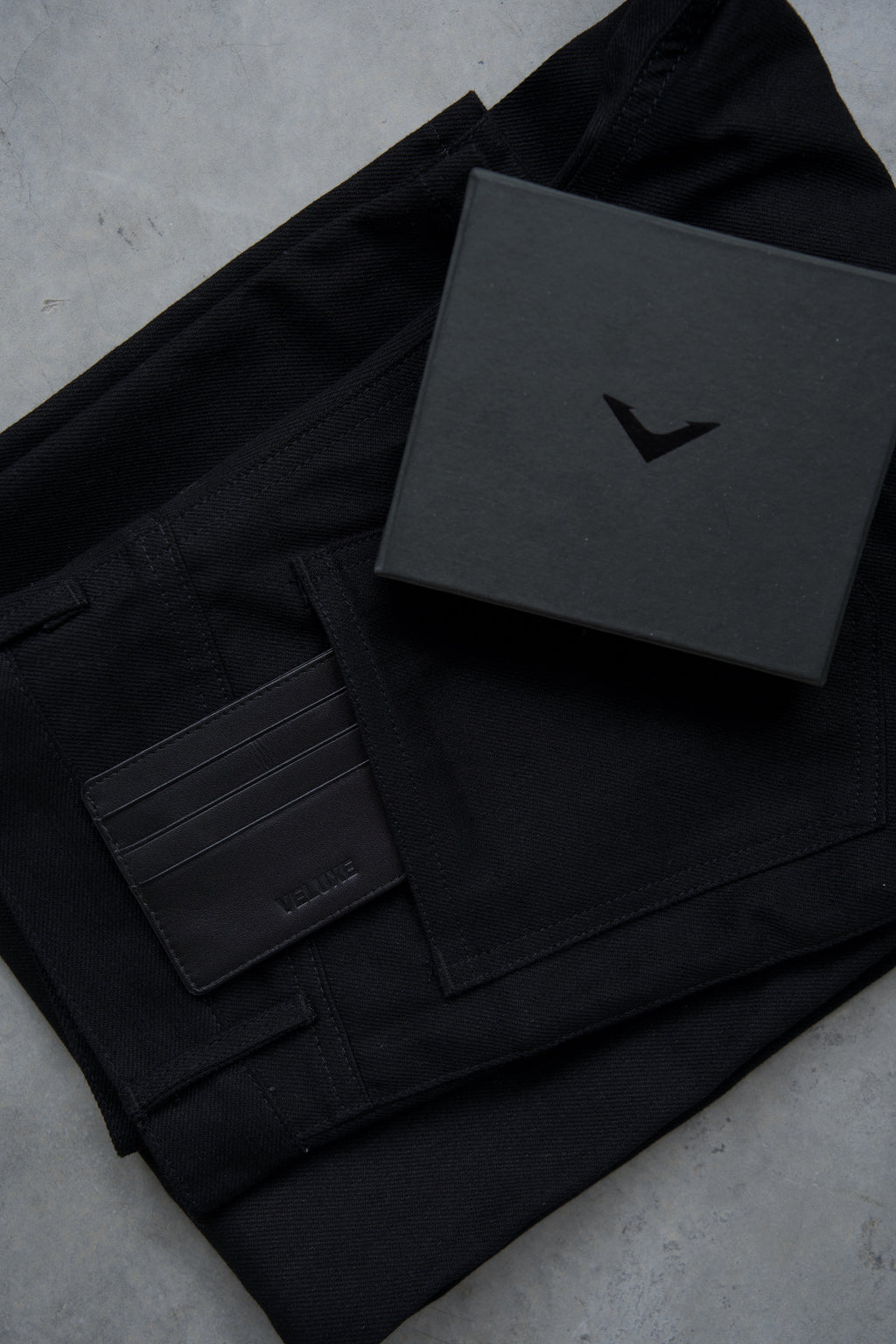VELUXE CARD HOLDER