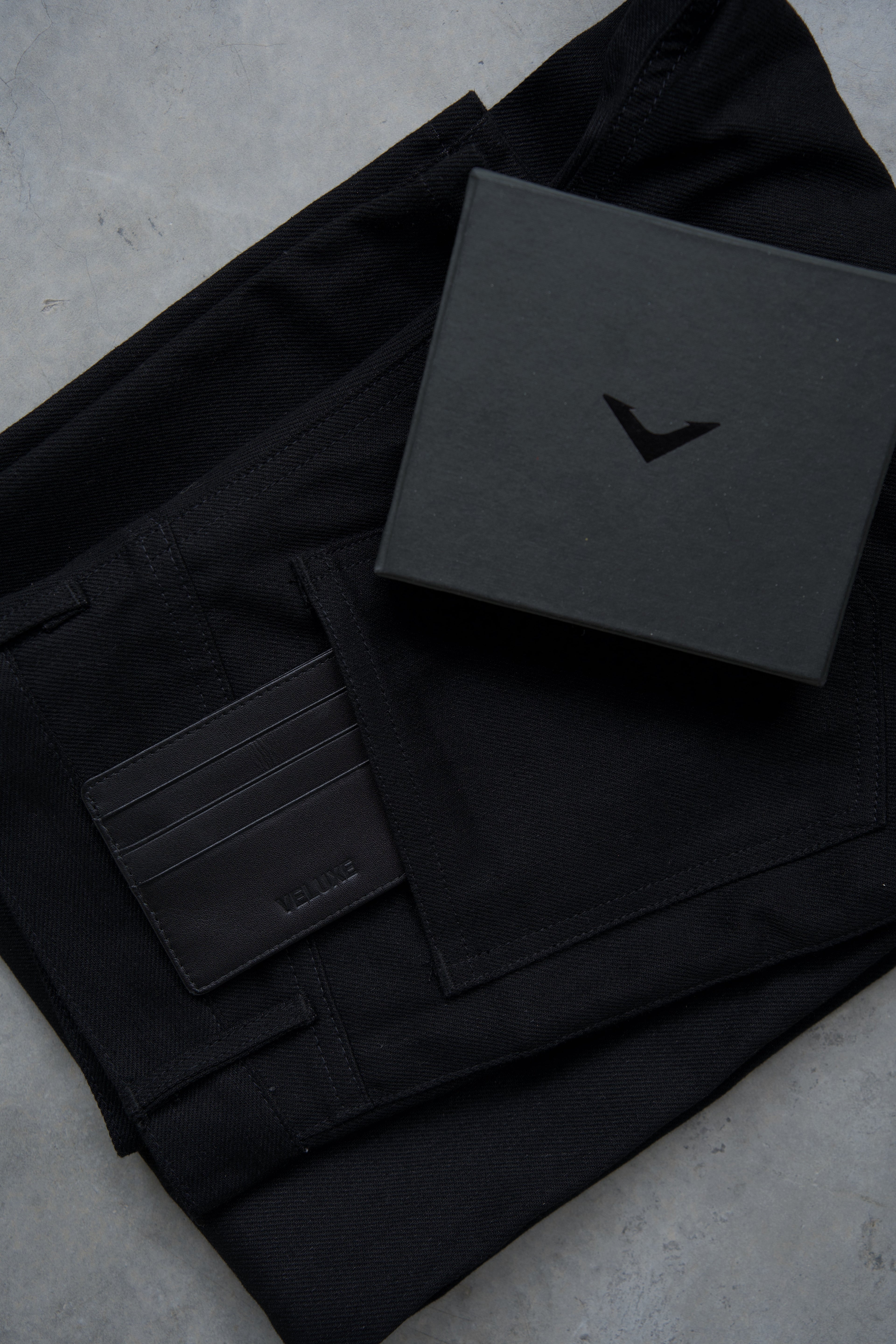 VELUXE CARD HOLDER